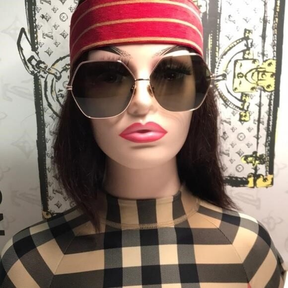 Stylish Black and Gold Sunglasses - Picture 1 of 13